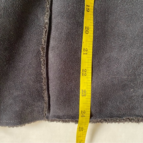 Velvet by Graham and Spencer women’s Black Faux Suede Sherpa-Lined Jacket - XS - Picture 11 of 13
